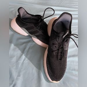 Women’s sneakers